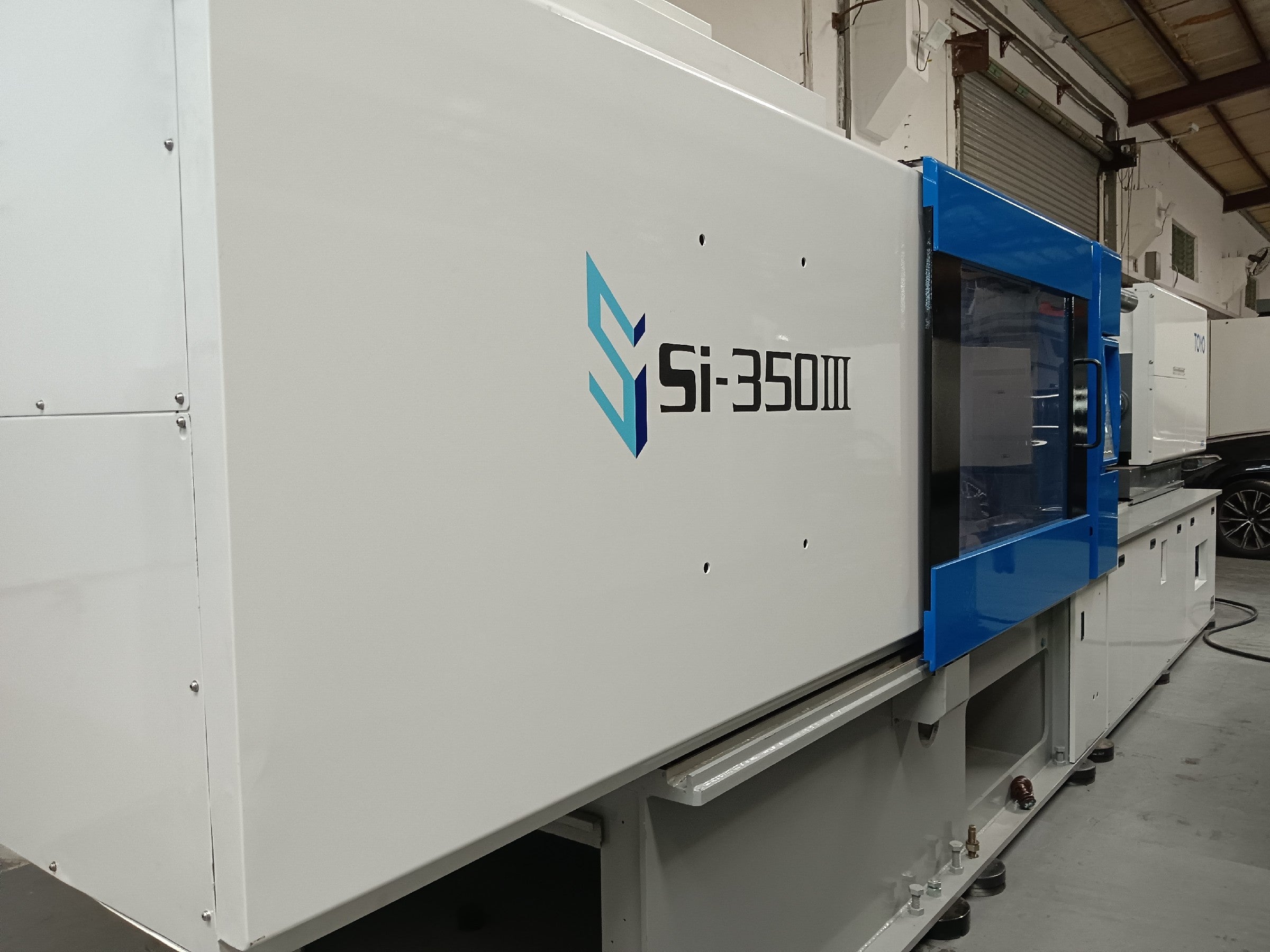 Japanese all-electric injection molding machine
